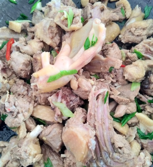 五一假期鸭肉美味 香妞儿AAFL.CN教你怎么炒鸭子