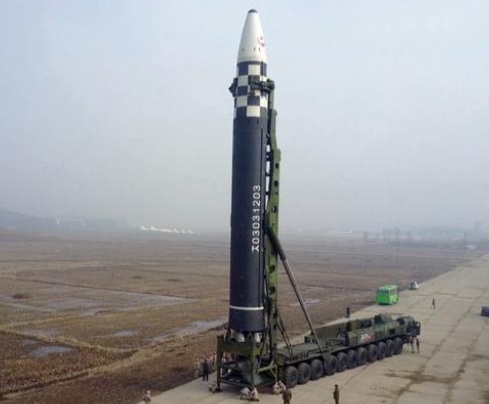 韩军:朝鲜再次试射洲际弹道导弹 火星-17型导弹或能覆盖美国本土