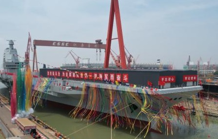 我们有三艘航母了 分别为福建舰山东舰辽宁舰