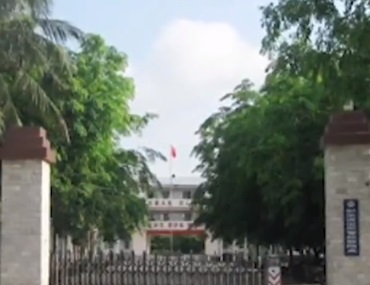 海南万宁警方回应男教师疑言语骚扰女学生 正在调查