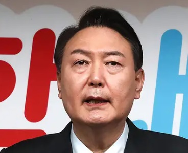 美媒对韩总统采访 尹锡悦回应“韩国是否介入台海”