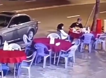 东莞男女餐馆消费148元后 吃霸王餐开宝马逃单