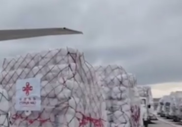 中国首批救灾物资运抵土耳其 4万条毯子约84吨