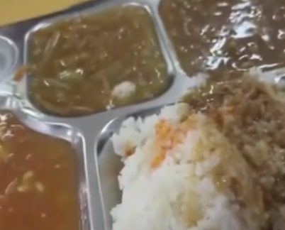 辽宁一高中被曝午餐清汤寡水 菜里面装满了汤