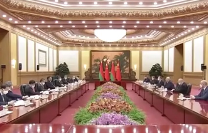 习近平同卢卡申科举行会谈 签署战略伙伴联合声明