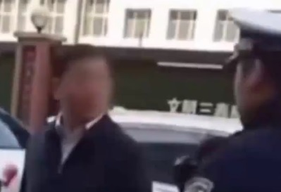 哈尔滨副市长违停与交警发生冲突？ 官方否认