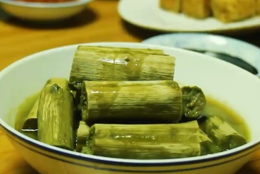 一家三口吃蒸双臭腌制苋菜梗 嘴唇发紫送急诊