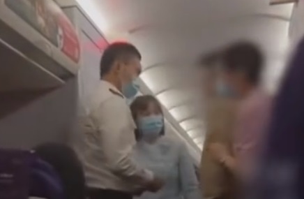 吉祥航空航班飞行中乘客欲打开舱门 被阻止刑事拘留