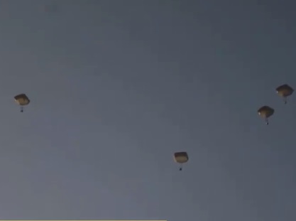 拜登称美军向加沙空投3万份盒饭 英媒：为了减轻罪恶感