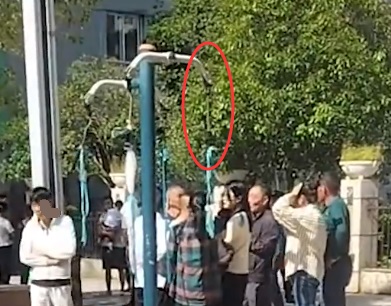 重庆一五旬男子效仿网络视频吊脖子锻炼 意外身亡